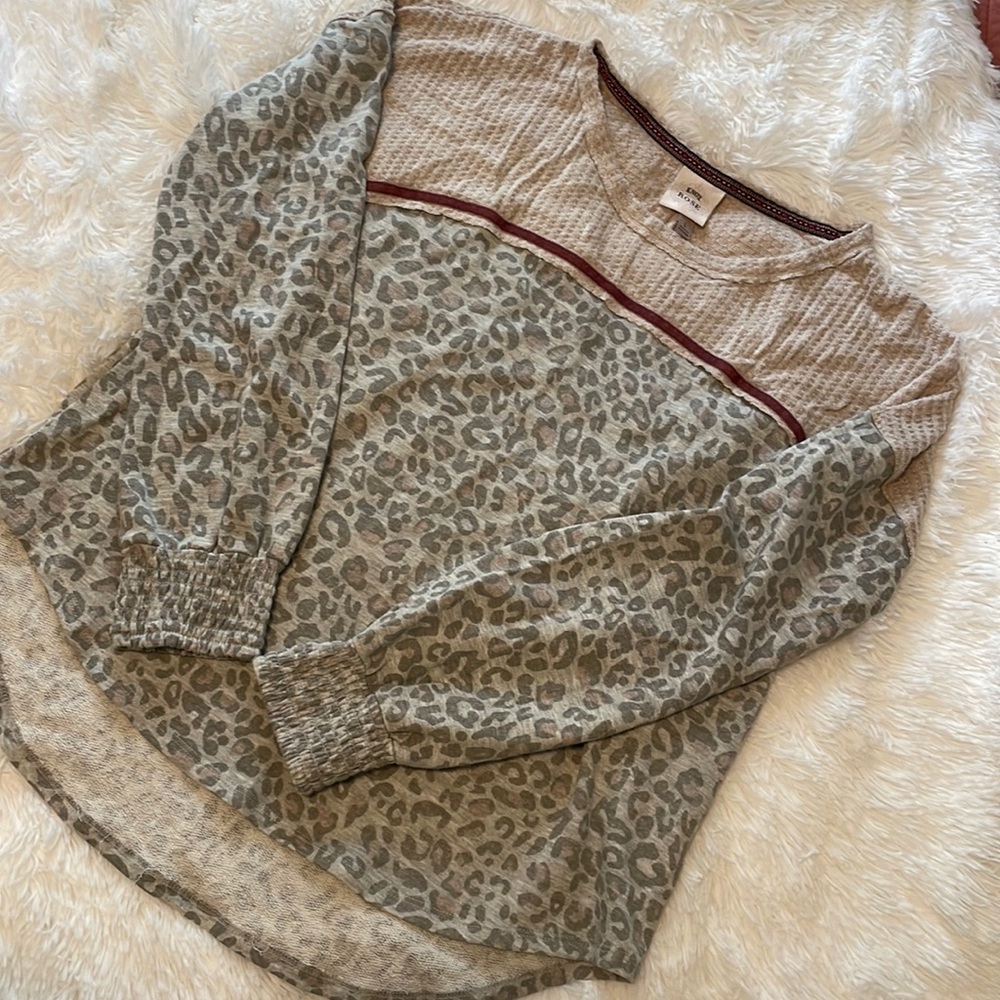 Lightweight sweatshirt